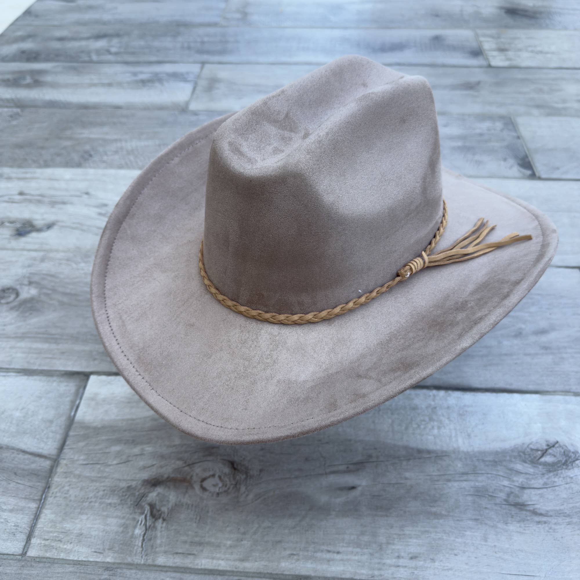 Queens INC - Wholesale Cowboy Hat - Women's - 🤠 Vegan Suede Cattleman Cowboy Hat W/ Suede Hat Band 24