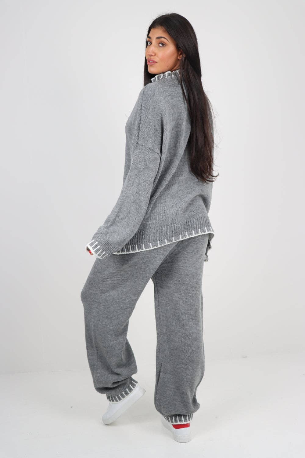 Miss Bold – Engroshandel Loungesæt - Dame – Italienske oversize strikkede sæt i matchende design15