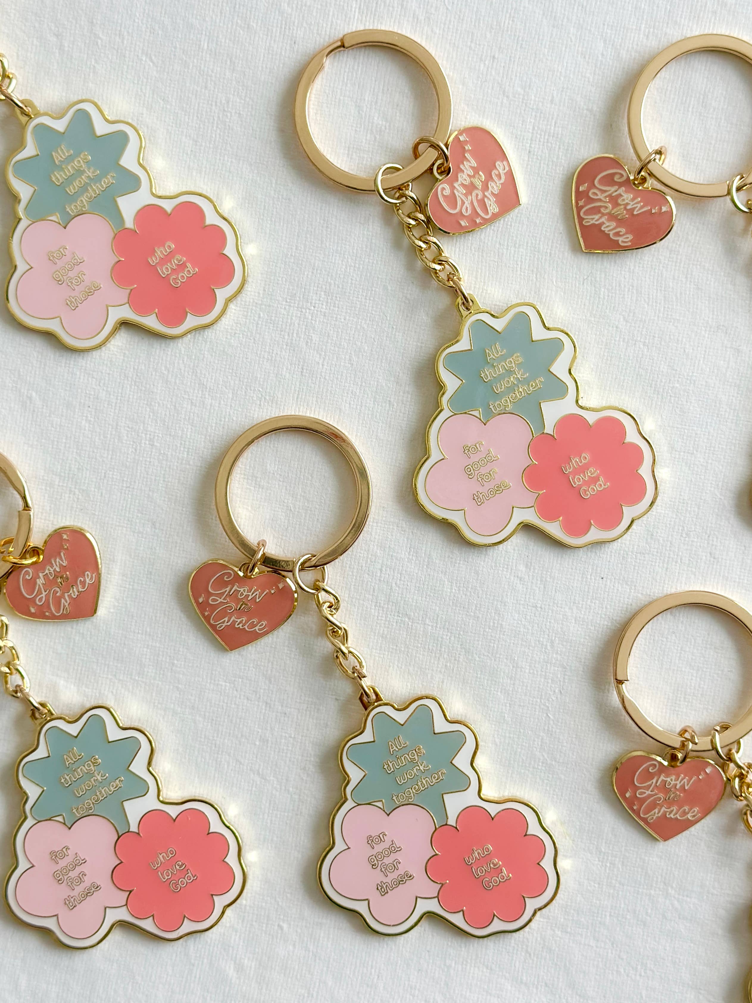 Grow in Grace - Vente Porte-clés – femme - Porte-clés verset biblique Romains 8:28, cadeau chrétien Grow in Grace3