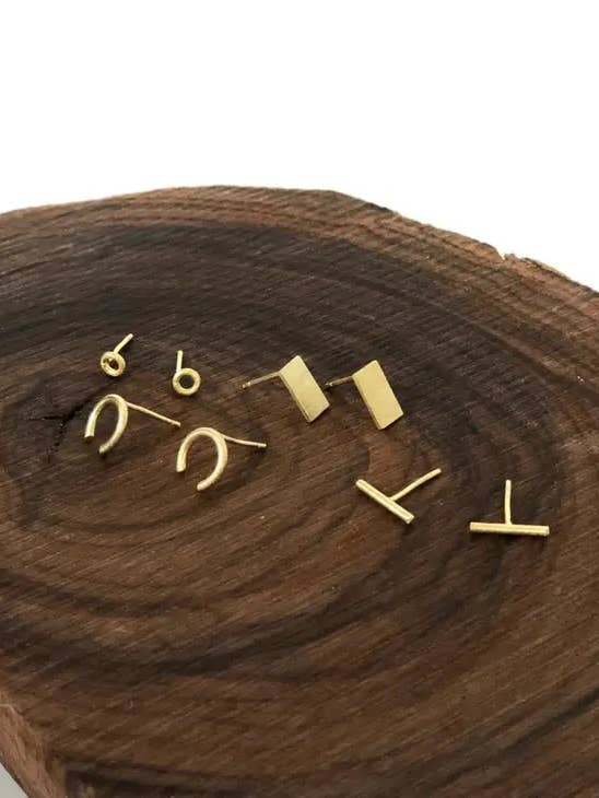 Petite Classic Studs: prezzo all'ingrosso per la vendita all'ingrosso da parte di Annahmol