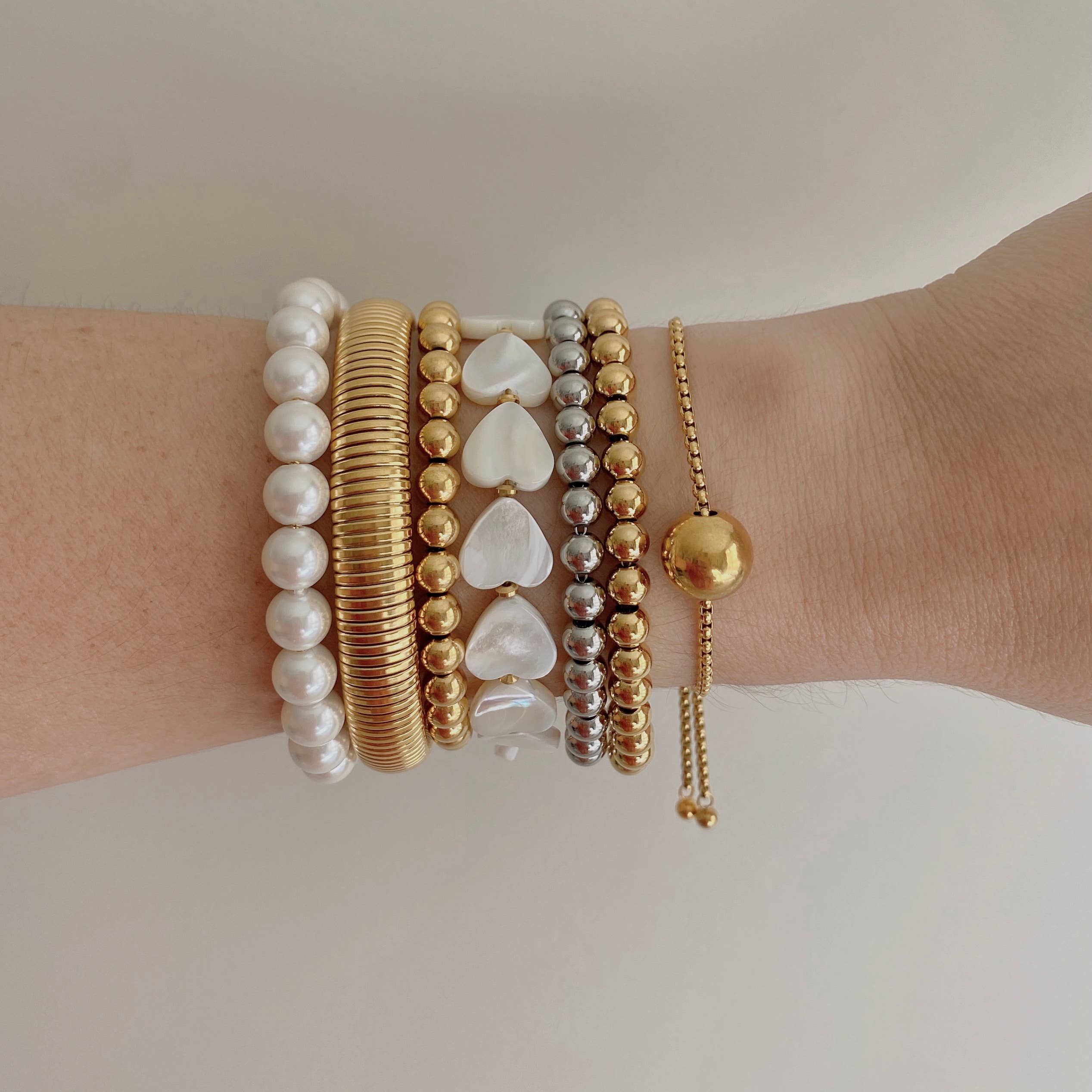 Amady Jewelry - Wholesale Beaded Bracelet - Heart Shaped Pearl Shell Bracelet 18k gold plated1