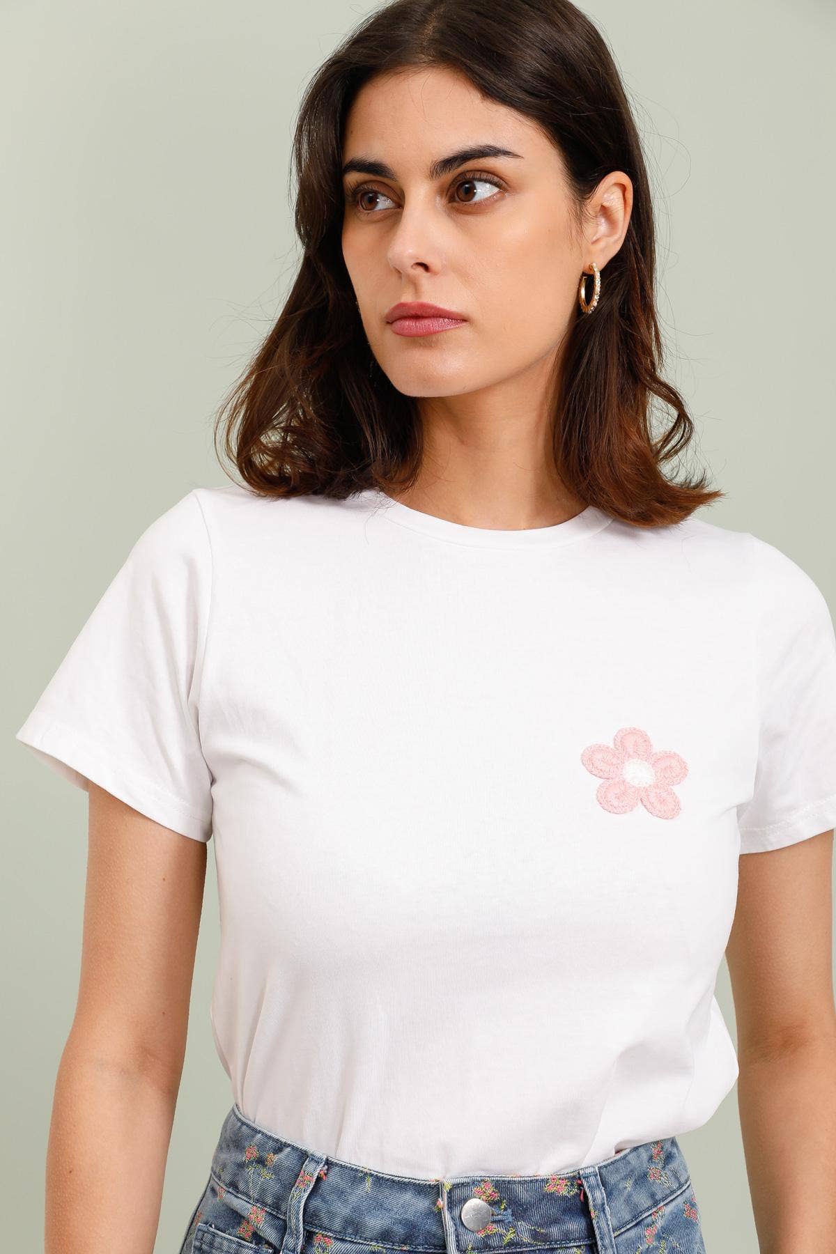 Daphnea - Wholesale T-Shirt - Women's - 32025 DAISY PATCH T-SHIRT1