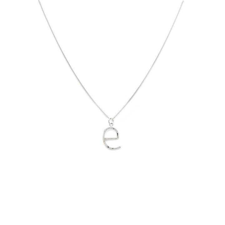 Collier Alphabet - E pour la vente par Laughing Sparrow