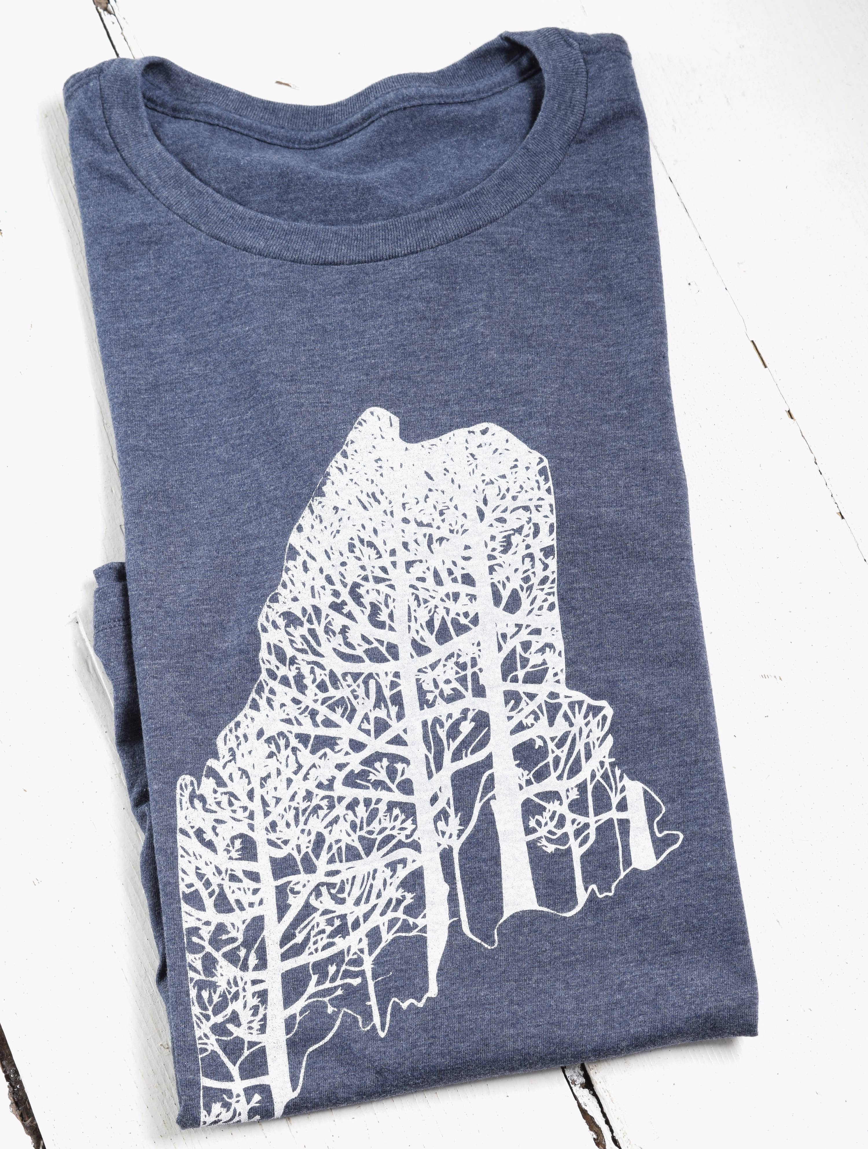 Hearth and Harrow – Großhandel T-Shirt mit Siebdruck – Damen – Damen Bio-Maine T-Shirt in Weiß auf Dunkelblau/Grau1