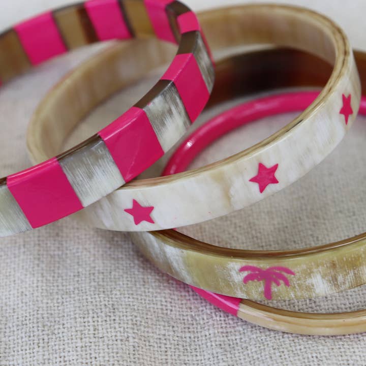 JolieJulie-MaLune-VentiLLo - Wholesale Cuff Bracelet - Bright Pink 10mm Horn Bracelet PALMIER 34