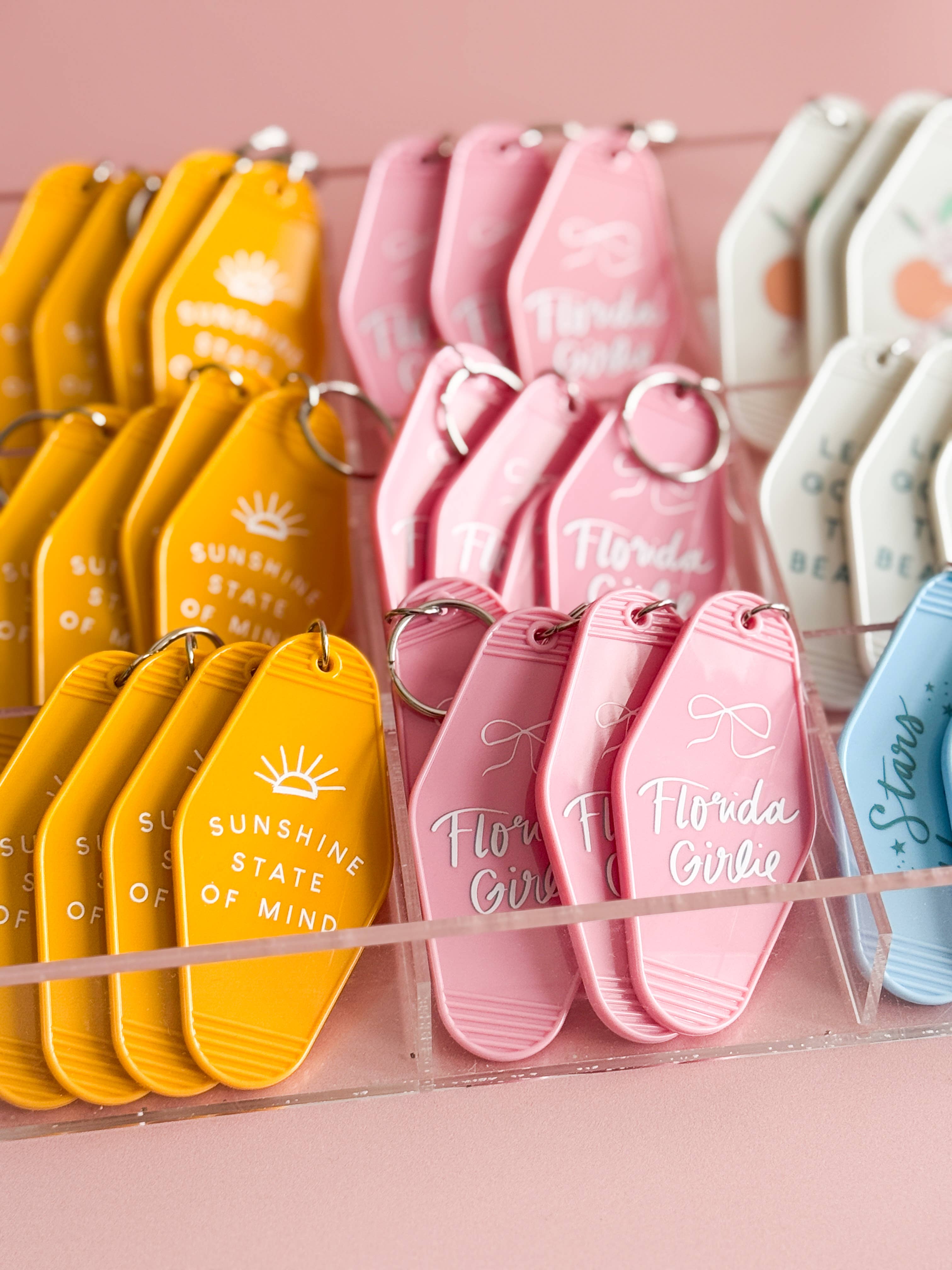 Declaration & Co - Vente Porte-clés – unisexe - Porte-clés rétro d'hôtel - État d'esprit ensoleillé4