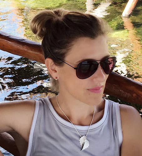 Carol Young Silver - Wholesale Halskettinghanger - Angel Wings ketting in zilverkleurige doos / Sieraden4