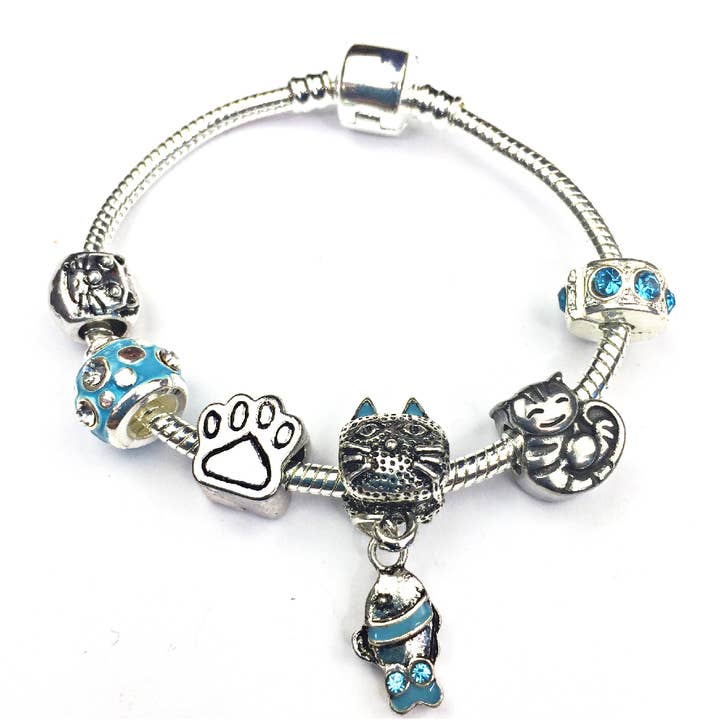 Bracelet à breloques en plaqué argent pour enfant « Cool for Chats » pour la vente par Liberty Charms