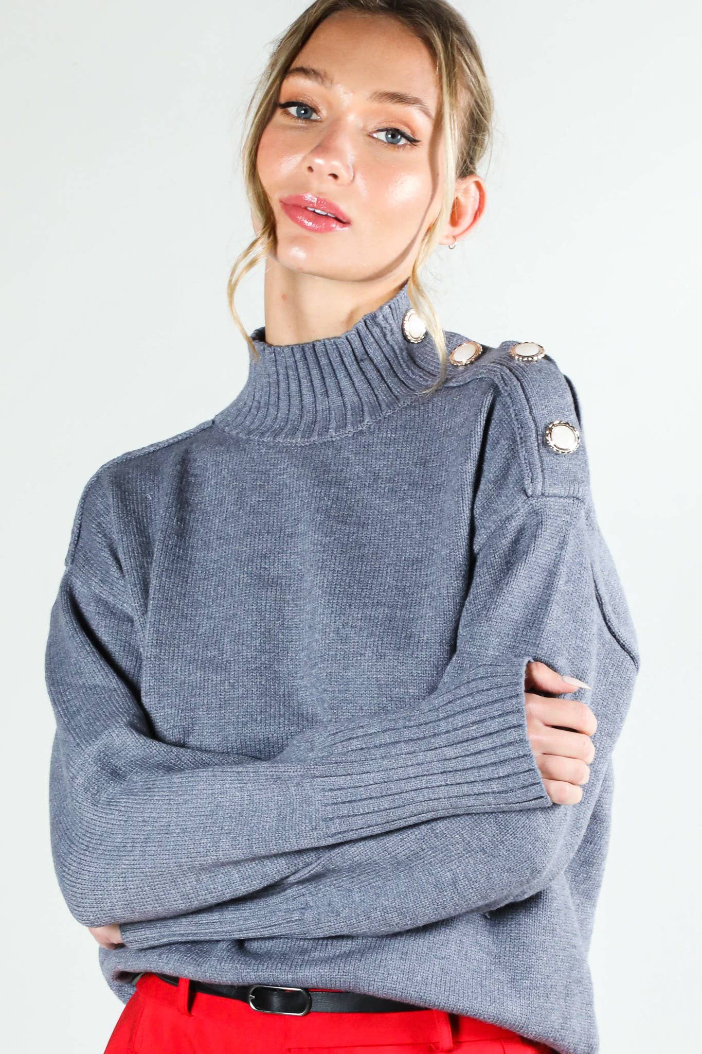 Vine & Love – Pulôver - Mulher por atacado – Camisola de Malha com Gola Alta e Detalhe de Botões VT8146620