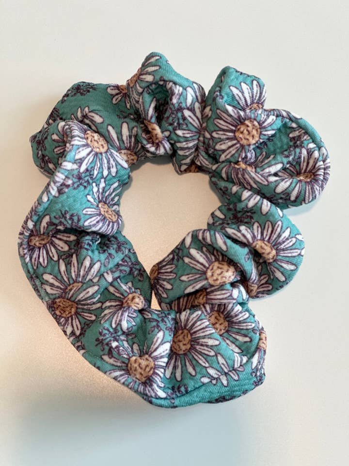 Daisy for wholesale by Clove Boutique