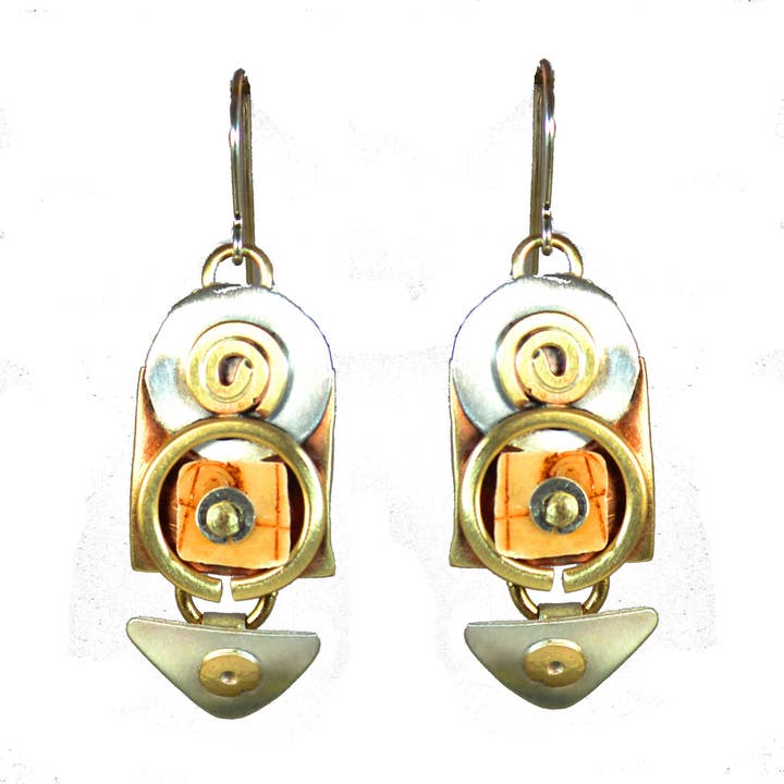 Boucles d'oreilles Imprints en pâte polymère, laiton et argent pour la vente par Whitney Designs Ltd.