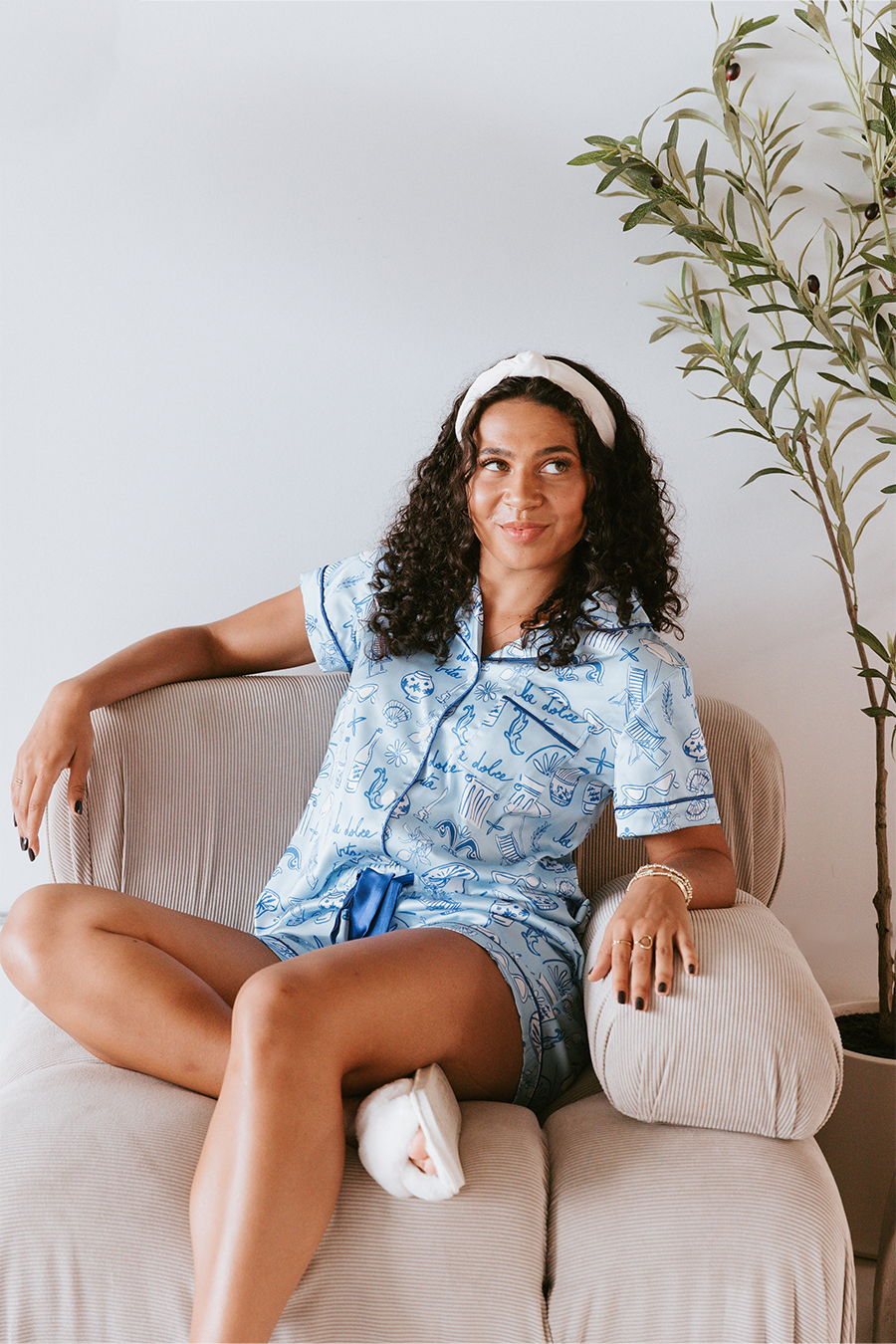 Spikes and Seams – Engroshandel Pyjamasæt - Dame – Matchende nattøjssæt, luksus satinpyjamas, trendy pyjamas2