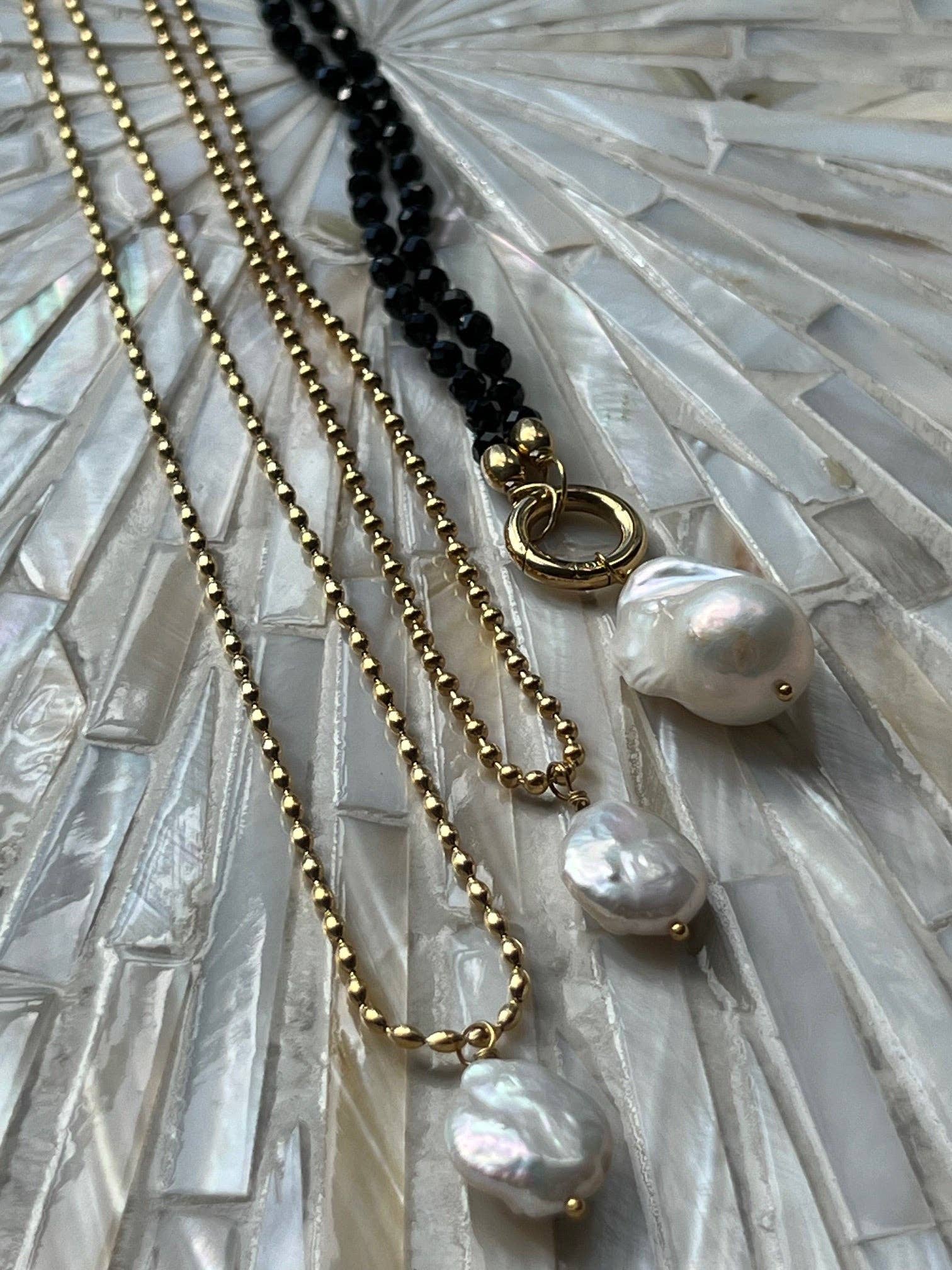 Mein Mantra - Wholesale Pendant/Charm Necklace - Baroque pearl medium with ball chain2