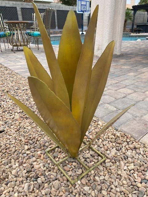 Desert Agave Plant - Metal Art for wholesale by US Metal Plants