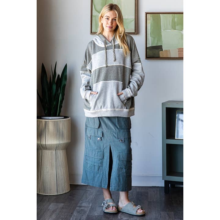 Oli&Hali – wholesale Hoodie - Dam – TOPP MED HUVA MED DRAGSKO I KONTRASTERANDE LAPPTÄCKE