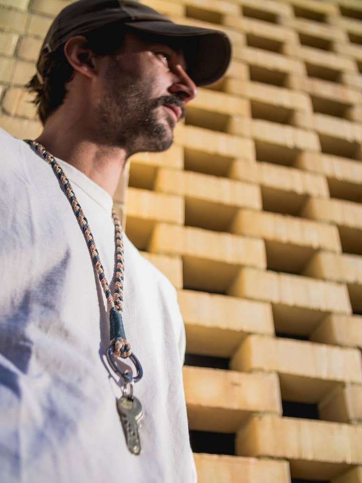 Llavero largo Malaga tejido a mano para venta al por mayor de Attached