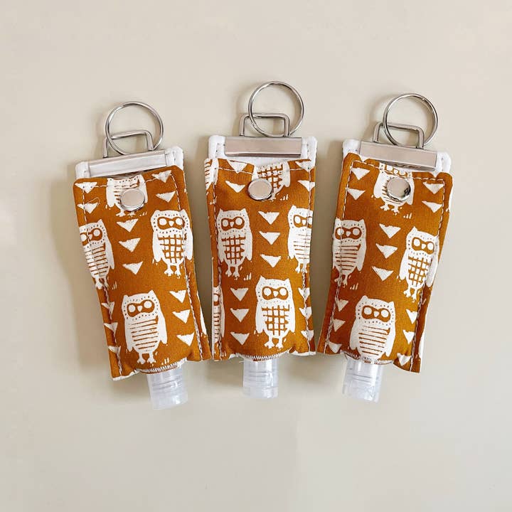 Kids Hand Sanitizer Hållare | Uggla Hand Sanitizer Nyckelring för wholesale av Crimson + Scarlett
