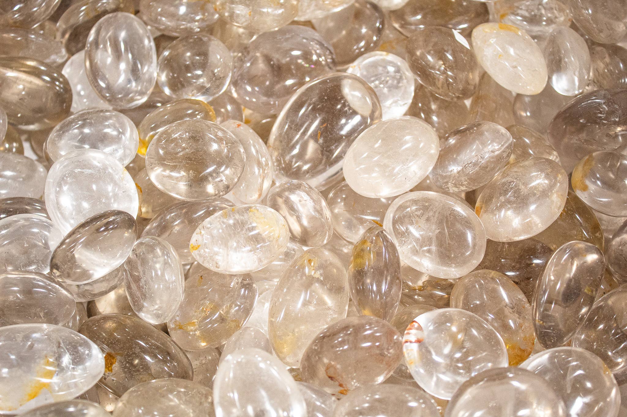 Quasar Gems USA - Vente Pierre et cristal de spiritualité - Galets de Quartz Fumé Pierre de Paume 1kg/2lbs3