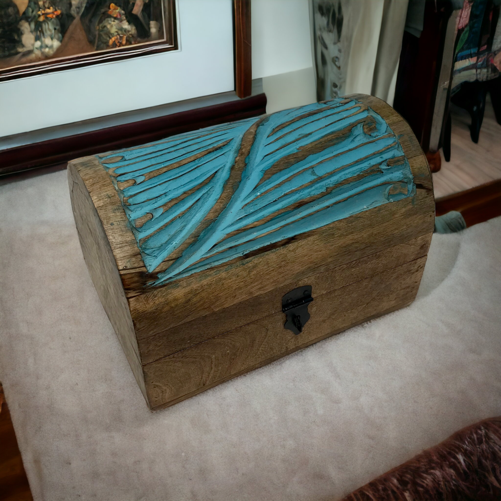 Wilco Home – Großhandel Dekoschachteln – Spring Decor Tischtruhe aus geschnitztem Holz mit Scharnier „Sea Breeze“3