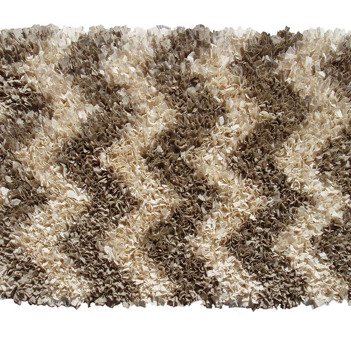 Chevron Naturel Shaggy pour la vente par The Rug Market