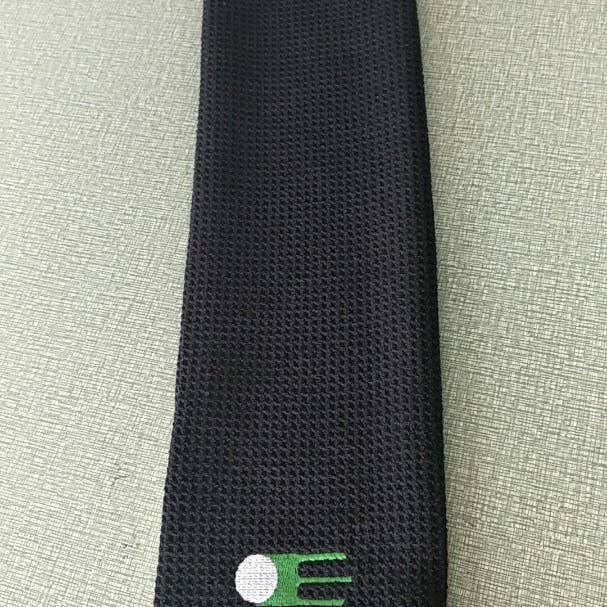 Serviette de golf pour joueur en microfibre, pliée en trois pour la vente par Exact Golf Designs LLC