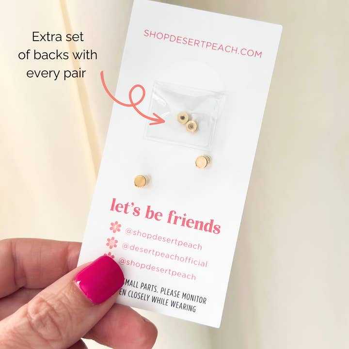 Desert Peach - Wholesale Stud/Post Earrings - Kansas City Chiefs Heart Stud Earrings