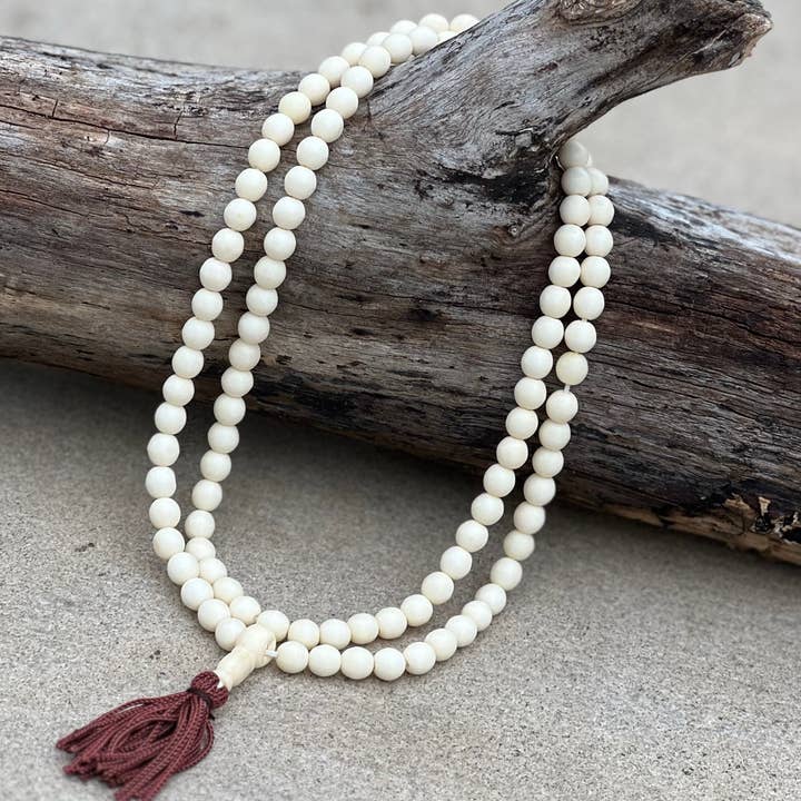 Rosario Tibetano Budista de Hueso Natural de Yak / 108 Cuentas para venta al por mayor de Lungta Imports