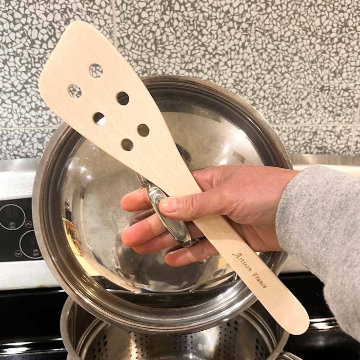 Clémentine Boutique - Wholesale Spatula/Turner - Beechwood Perforated Cooking Spatula0