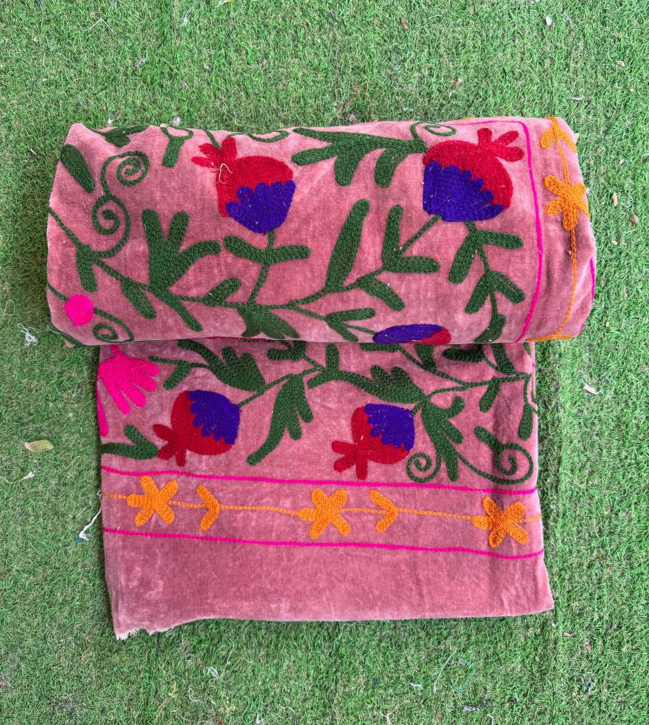 GYPSY STUDIO - Wholesale Throw Blanket - Velvet Throw Floral Embroidery Work Blanket Suzani Bedspread6