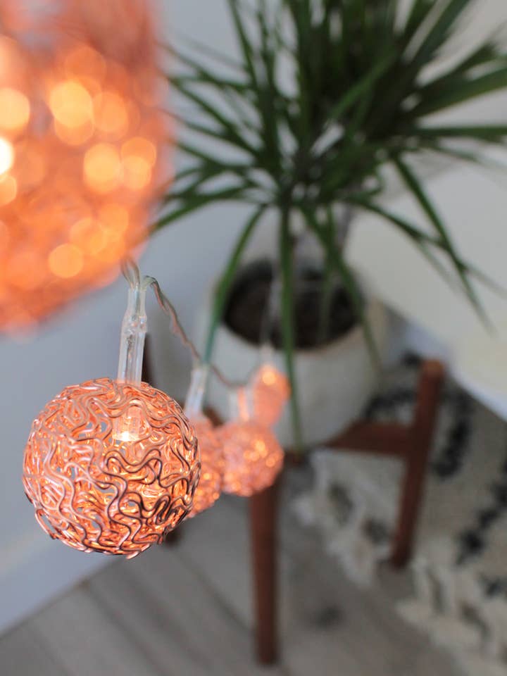 8 LED Woven Balls Fairy Lights Battery Operated - White for wholesale by Perfect Holiday