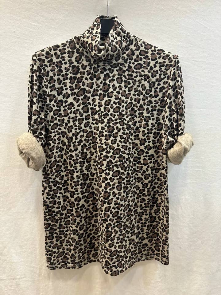 Mimi & Gogo - Wholesale T-Shirt - Women's - Leopard Turtleneck Top @5672_HLeoColChemine