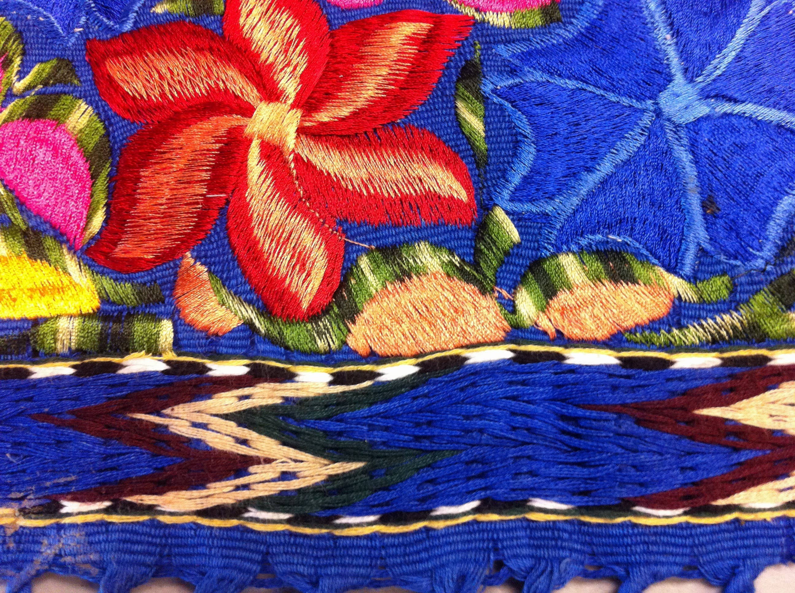 Lumily - Wholesale Table Runner - Flower Table Runner (Small) - Guatemala5