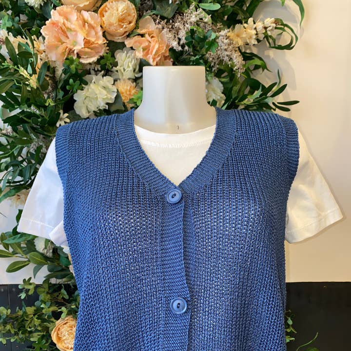 6676 GILET IN MAGLIA CON BOTTONI e ulteriori Risultati per magnus abbigliamento all'ingrosso. Resi gratuiti e termini di pagamento a 60 giorni su Faire in tendenza su Faire.