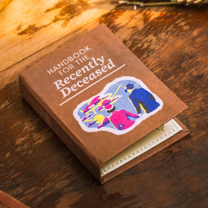 Handboken för den nyligen avlidna, Beetlejuice 1988 Bokplånbok för wholesale av Novel Book Store
