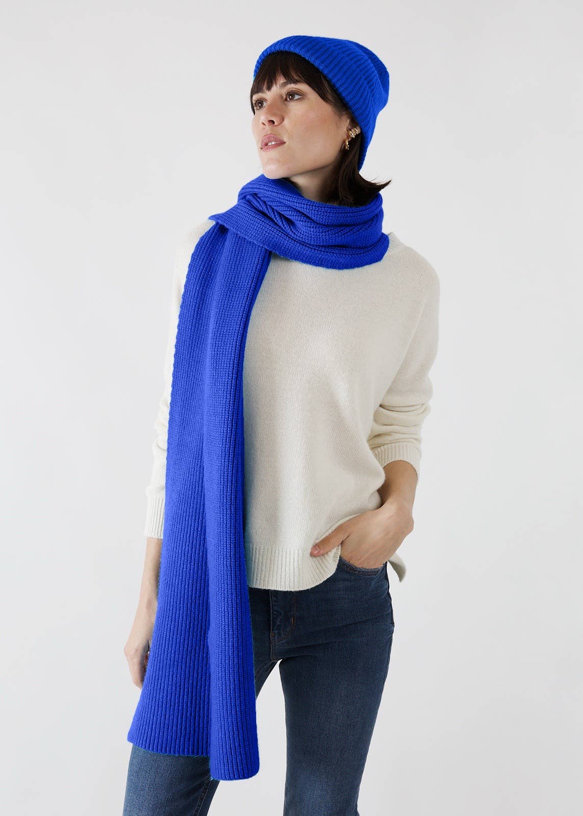 JULIA PARIS – Engroshandel Tørklæde - Dame – Ensfarvet strikket tørklæde2