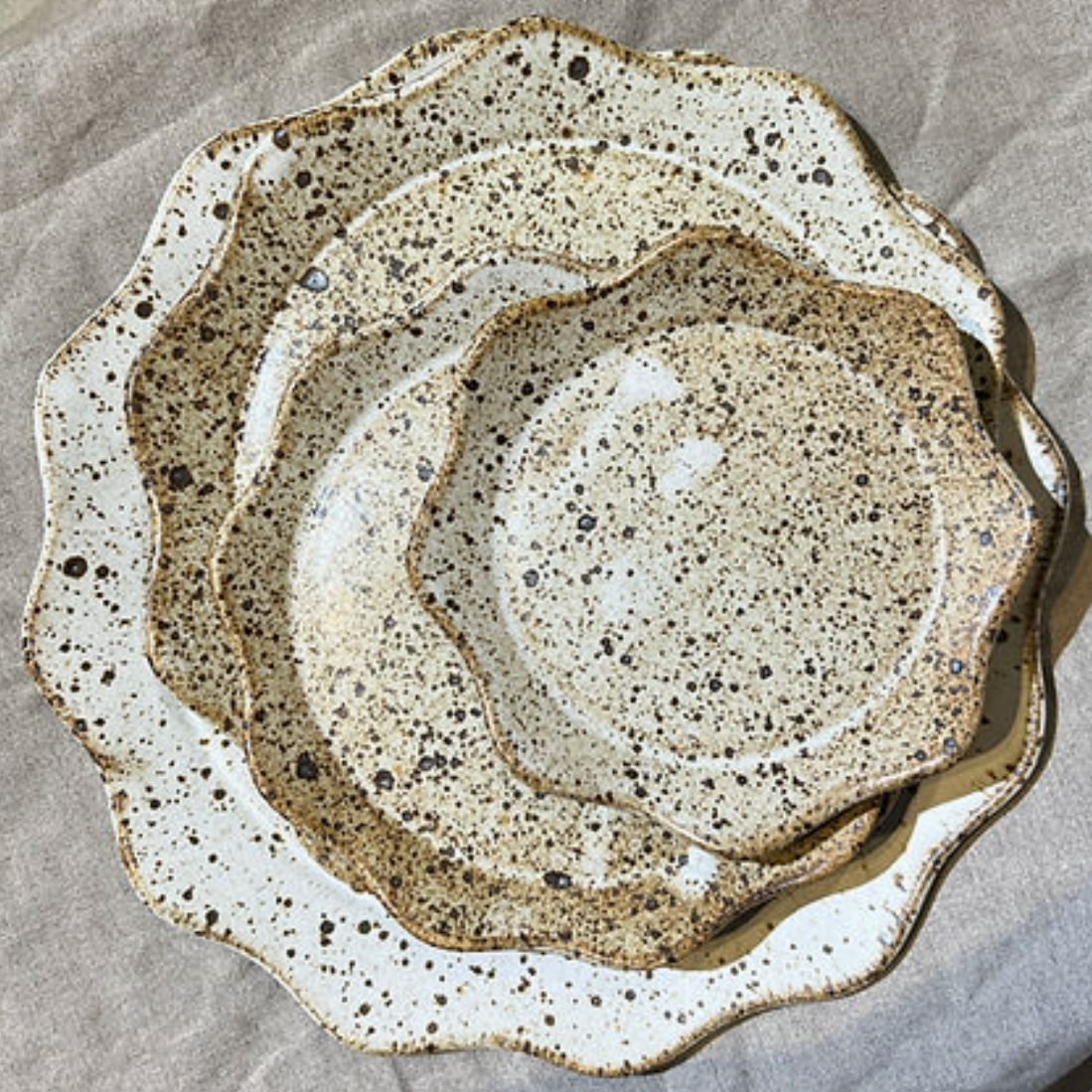 M A N A ceramics - Vendita all'ingrosso Piatto - Set di piatti da tavola - Piatti stravaganti a forma di fiore1