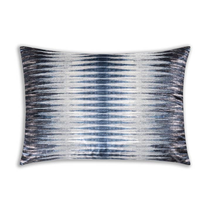 Coussin multicolore à imprimé ondulé éclectique pour la vente par Cloud 9 Design