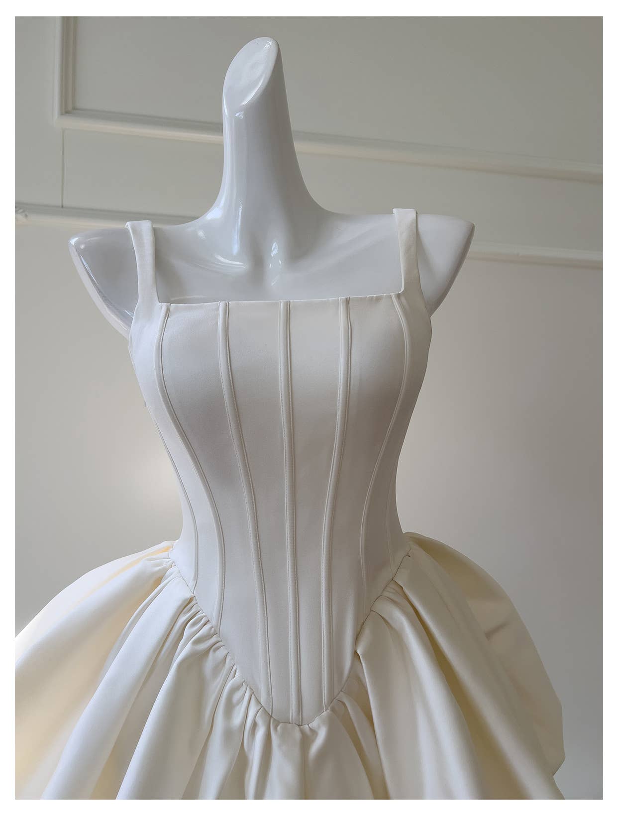 Amourique - Vendita all'ingrosso Vestito - Donna - Mini abito couture da balletto in raso avorio2