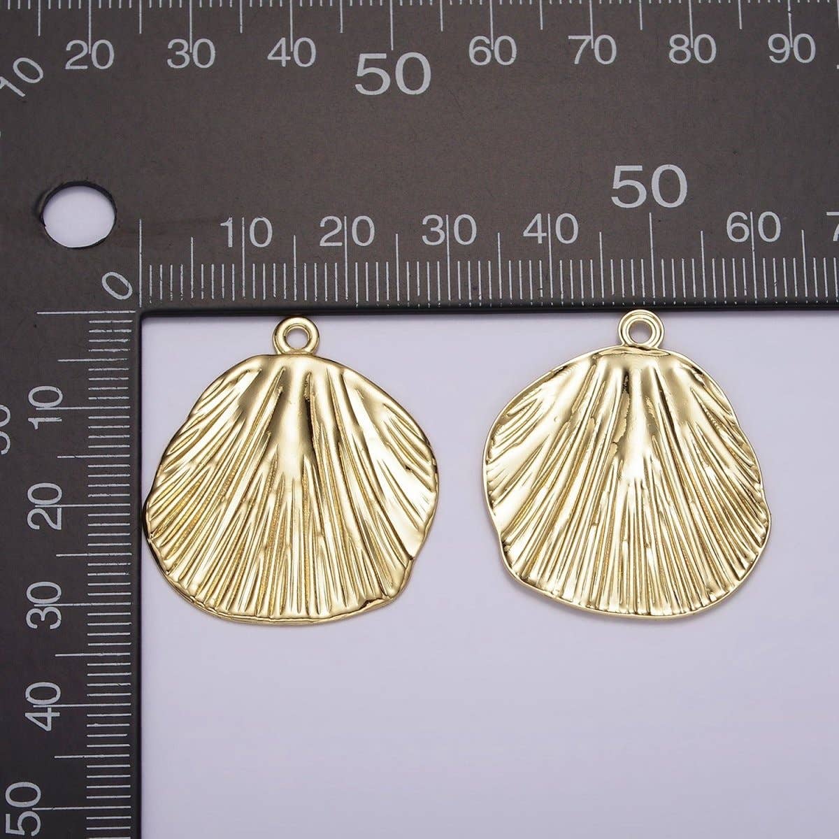 Aim Eternal - Wholesale Individual Charm/Pendant - 14K Gold Filled Sunburst Hammered Lined Round Charm | AG5461