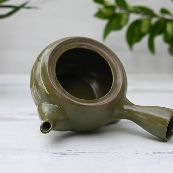 Aprikalife - Wholesale Tea Pot - Japanese Handmade Flowered Teapot with Strainer - 12 fl oz