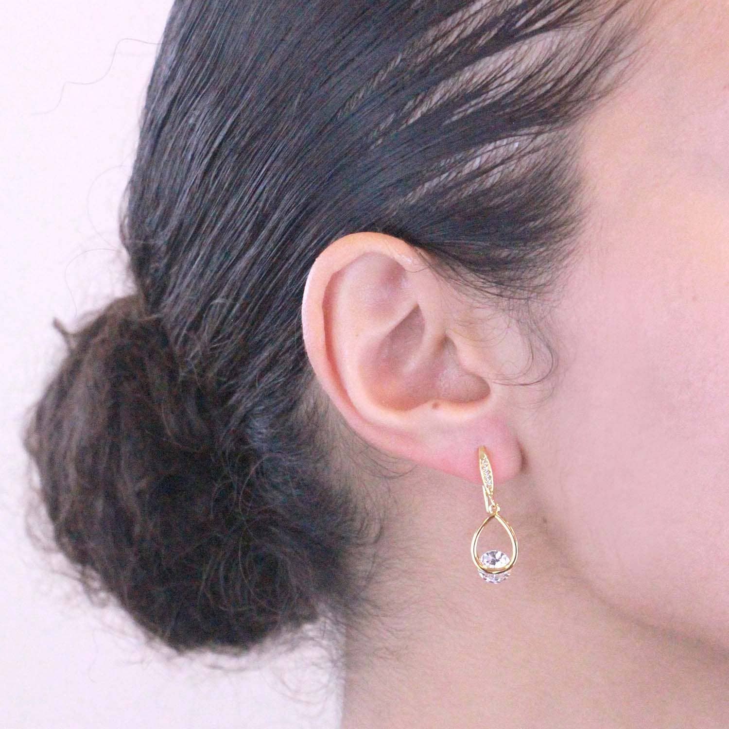 CARALI / MYC Paris – wholesale Hängande örhängen – Tristin örhängen med krok i guld och kristall1