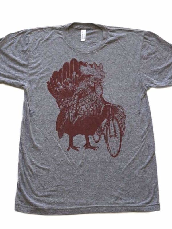 Chemise unisexe Chicken on a Bicycle pour homme/homme pour la vente par Dark Cycle Clothing