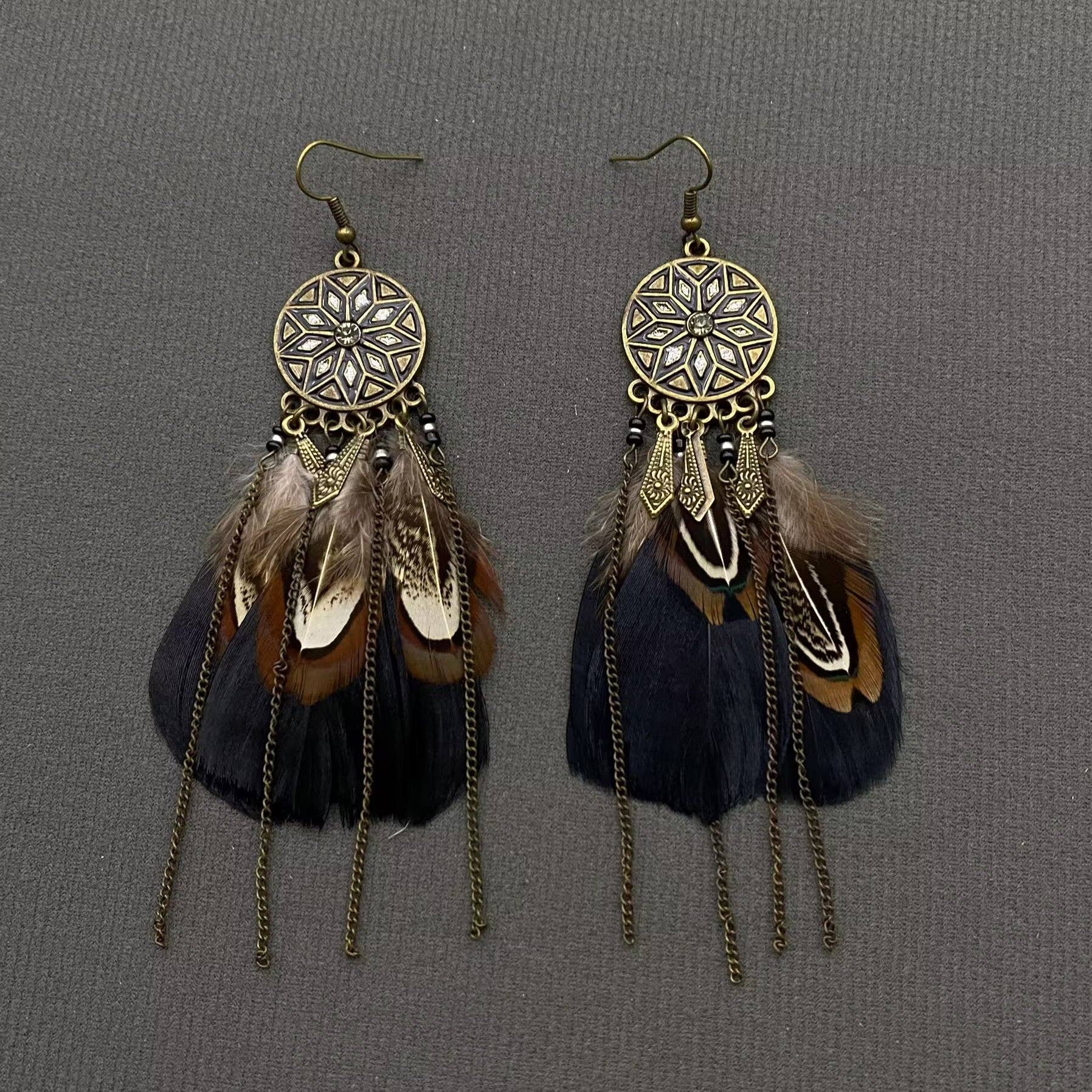 Mio Queena – wholesale Tassel earrings – Black Feather Chain Fringe Earrings