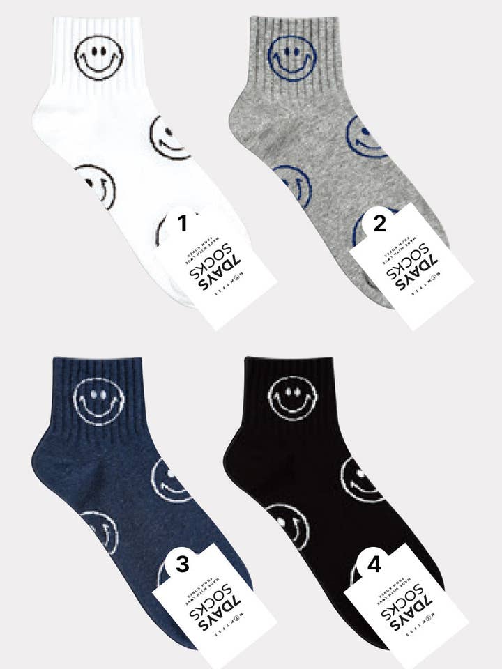 Men's Basic Smile Sneakers Socks for wholesale by 7DAYSSOCKS