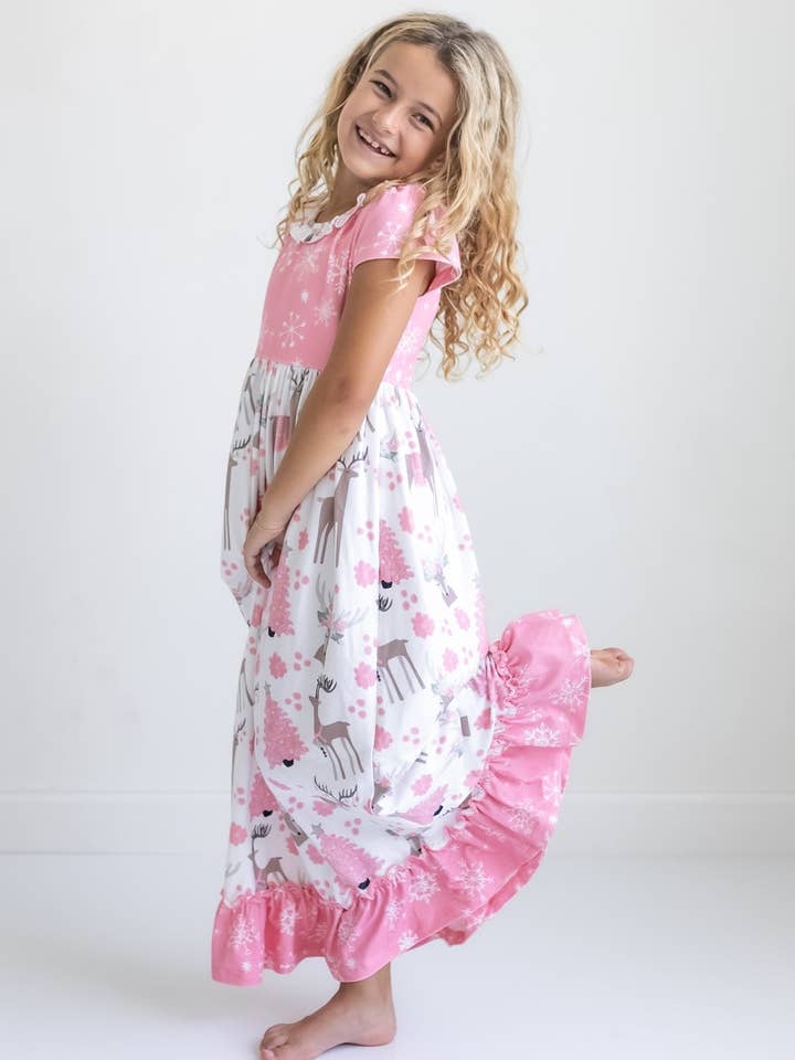 Robe de jeu rose à volants en forme de renne pour enfants pour la vente par Oopsie Daisy