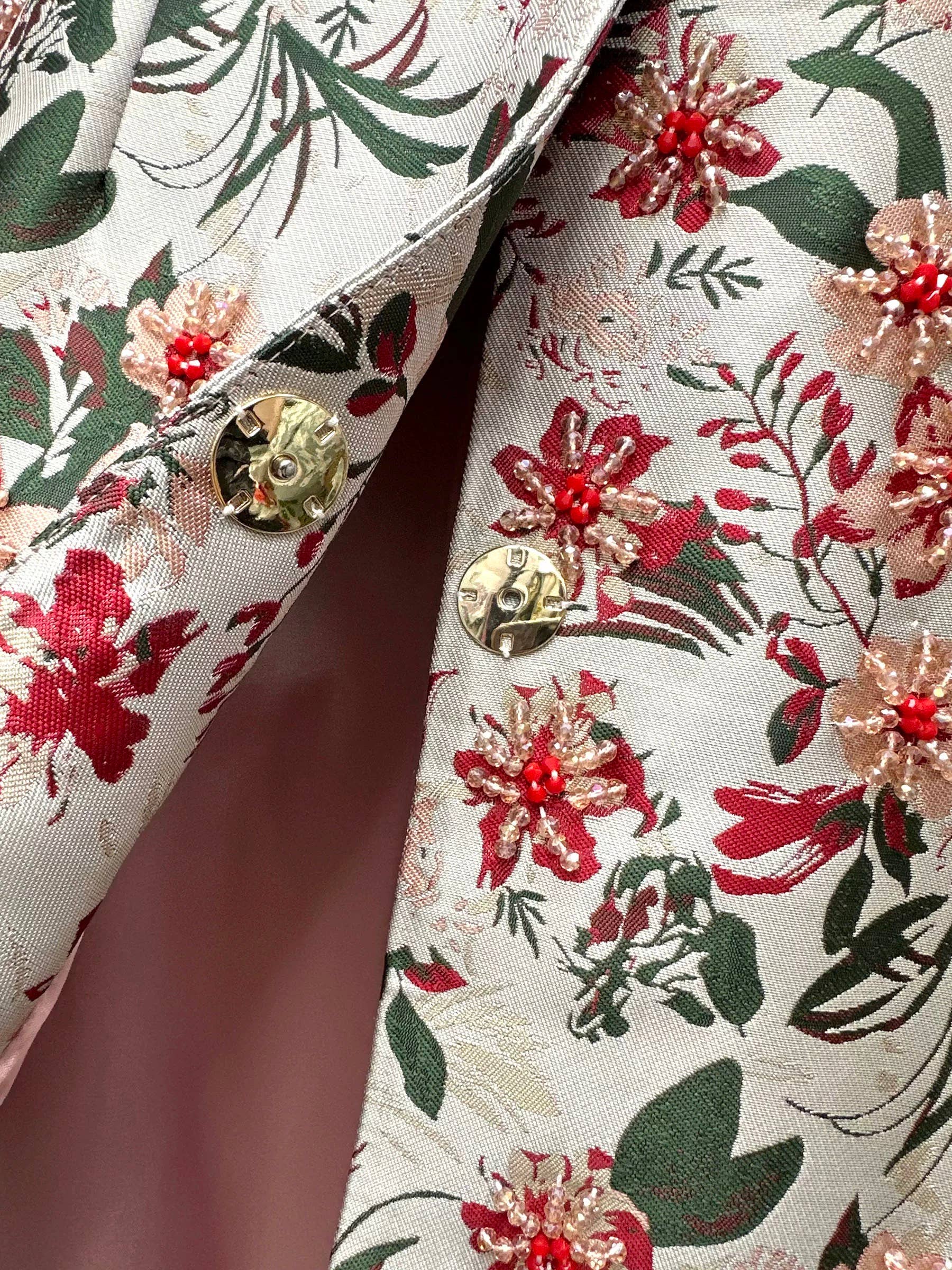 Colorea como imágenes Abrigo largo vintage bordado con cuentas y flores otoñales CT144Y de venta al por mayor en Faire6