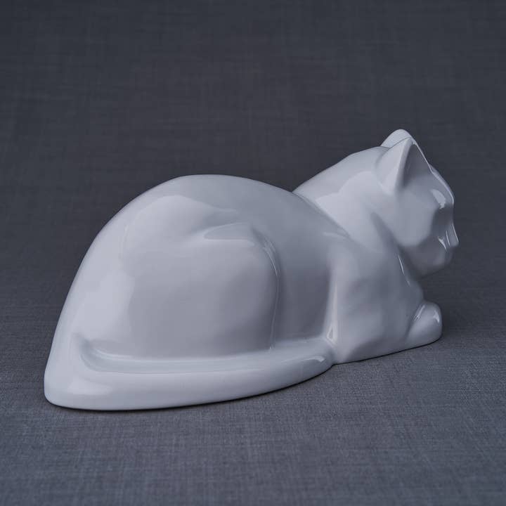 Pulvis Art Urns - Wholesale Urn - Cat Cremation Urn - White | Ceramic