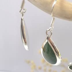 Orecchini pendenti REINE color argento per la vendita all'ingrosso da parte di Siane