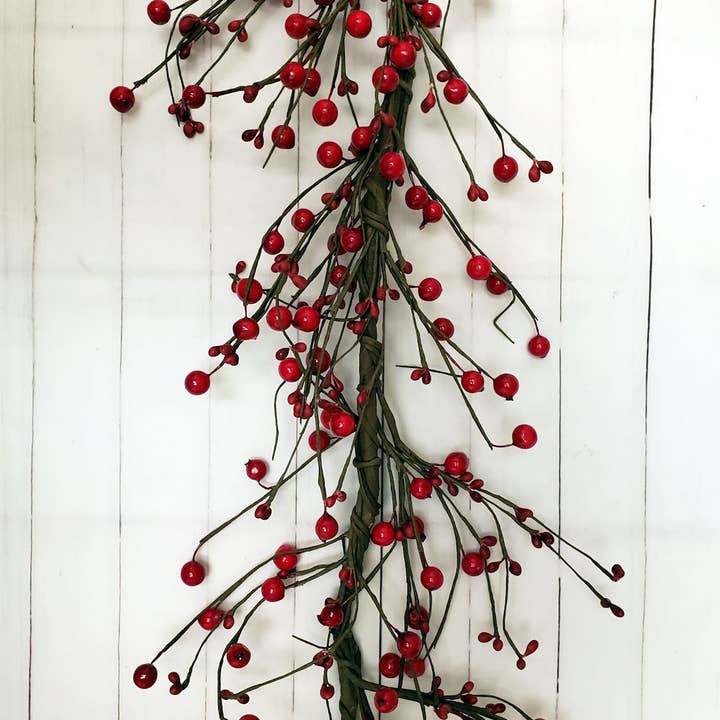Große und kleine rote Beerengirlande für den Großhandel von A.T. Imports