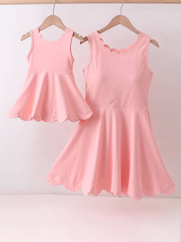 Vestido deportivo rosa con borde festoneado para mamá y yo para venta al por mayor de Aspen Rain Boutique